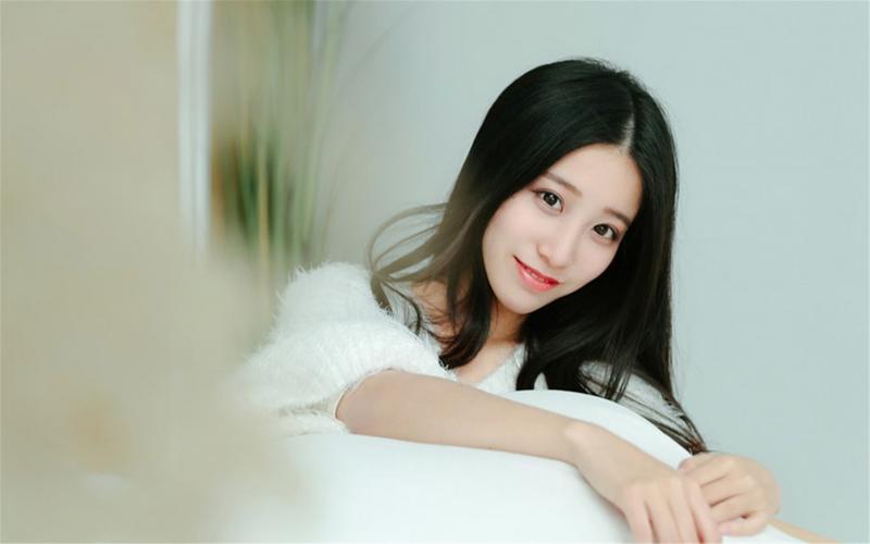 重庆高温天气持续 大熊猫洗冰水浴防暑降温